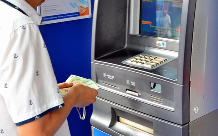 Biểu phí rút tiền tại máy ATM của Vietinbank