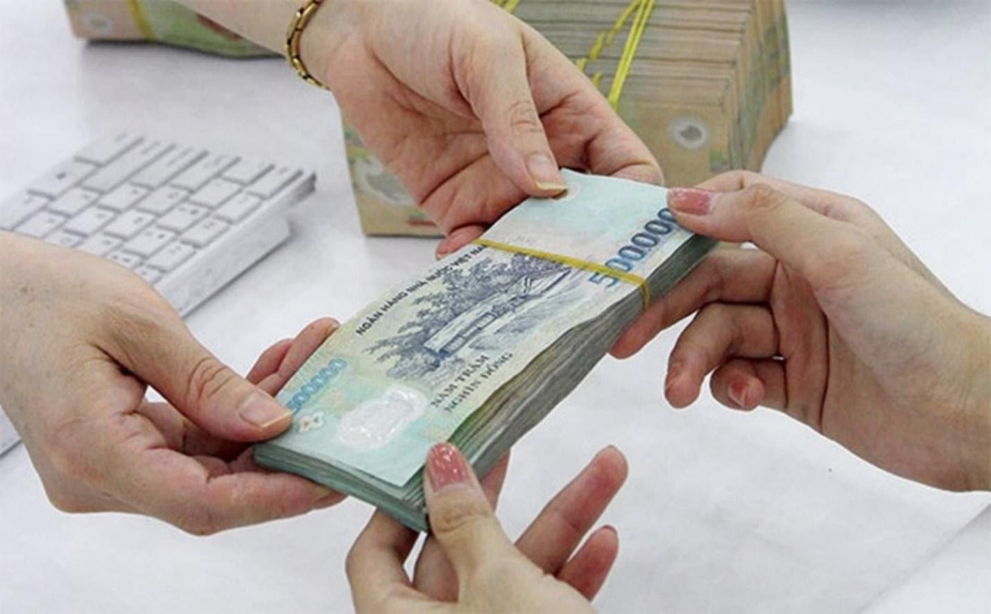 Biểu phí rút tiền Vietinbank tại quầy và tại ATM Khác